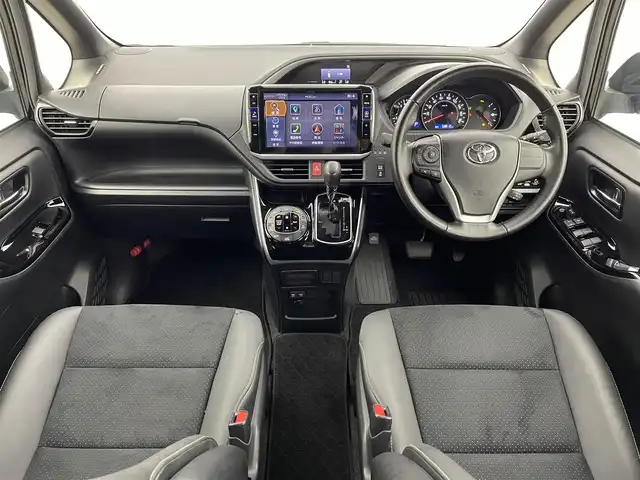トヨタ ヴォクシー ZS 煌Ⅲ 宮城県 2021(令3)年 5.9万km ブラック アルパイン11型ナビ /フリップダウンモニター /両側パワースライドドア /クルーズコントロール /プリクラッシュセーフティ /レーンディパーチャーアラート/クリアランスソナー /オートマチックハイビーム /ETC /バックモニター /前後ドラレコ /充電用USBポート/フルセグTV/CD/DVD/Bluetooth/Wゾーン/後席エアコン/純正16インチAW/スタッドレスタイヤセット車載/禁煙車