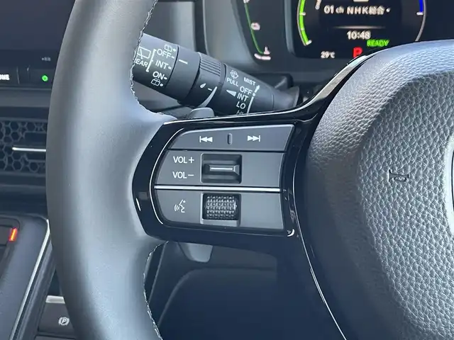 ホンダ ステップワゴン スパーダ eHEV 東京都 2025(令7)年 0.1千km パール 登録済未使用車　/純正１１型メモリナビ＆フルセグ　/・BluetoothAudio/USB/CD/DVD/・AppleCarPlay＆AndroidAuto/両側パワースライドア　/パワーバックドア/ＬＥＤヘッドランプ　　/ハーフレザーシート/・前席シートヒーター　/・オットマンシート/ブラインドスポットモニター/ホンダセンシング/・アダプティブクルーズコントロール/・オートハイビーム /・追従軽減ブレーキ/・後方誤発進抑制機能/・歩行者事故低減ステアリング/・車線維持支援システム/・路外逸脱抑制機能/プッシュエンジンスタート/スペアキーX１/保証書＆取説