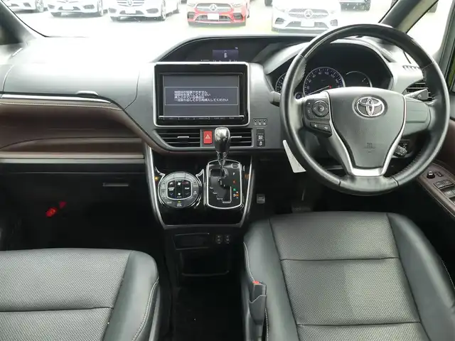 トヨタ エスクァイア Gi 千葉県 2015(平27)年 3.5万km ブラック 両側パワースライドドア/純正SDナビ/ワンセグTV/【DVD/CD再生機能　Bluetooth接続】/バックカメラ/フリップダウンモニター/革巻きステアリング/ドライブレコーダー（前後撮影）/ETC/LEDヘッドライト/フォグライト/ウインカーミラー/純正15インチアルミホイル/スマートキー