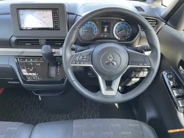 三菱 デリカミニ T 鳥取県 2025(令7)年 1.2万km チタニウムグレーメタリック ワンオーナー/４WD・ターボ車/社外ナビ/フルセグ/DVD/CD/BT/バックカメラ・ETC/ハーフレザーシート/前席シートヒーター/衝突軽減ブレーキ/レーンキープアシスト/片側パワースライドドア/LEDヘッドライト/LEDフォグライト/プッシュエンジンスタート/アイドリングストップ/フロアマット/ドアバイザー/保証書・取扱説明書