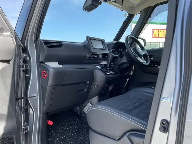 三菱 デリカミニ T 鳥取県 2025(令7)年 1.2万km チタニウムグレーメタリック ワンオーナー/４WD・ターボ車/社外ナビ/フルセグ/DVD/CD/BT/バックカメラ・ETC/ハーフレザーシート/前席シートヒーター/衝突軽減ブレーキ/レーンキープアシスト/片側パワースライドドア/LEDヘッドライト/LEDフォグライト/プッシュエンジンスタート/アイドリングストップ/フロアマット/ドアバイザー/保証書・取扱説明書