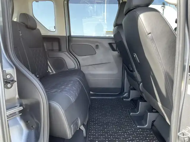 三菱 デリカミニ T 鳥取県 2025(令7)年 1.2万km チタニウムグレーメタリック ワンオーナー/４WD・ターボ車/社外ナビ/フルセグ/DVD/CD/BT/バックカメラ・ETC/ハーフレザーシート/前席シートヒーター/衝突軽減ブレーキ/レーンキープアシスト/片側パワースライドドア/LEDヘッドライト/LEDフォグライト/プッシュエンジンスタート/アイドリングストップ/フロアマット/ドアバイザー/保証書・取扱説明書