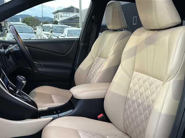 トヨタ ハリアー ハイブリッド プレミアム 秋田県 2015(平27)年 5.4万km 黒 社外SDナビ/社外BT、CD、DVD/フルセグTV/純正18インチAW/前後ドライブレコーダー/バックカメラ/サンルーフ/４WD/スペアキー
