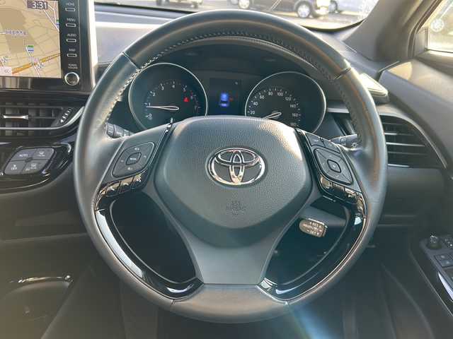 トヨタ Ｃ－ＨＲ G－T 富山県 2019(令1)年 9.5万km ブラック/メタルストリームM スマートキー/パノラミックビューモニター/ハーフレザーシート/メーカーオプションナビ/BT/フルセグTV/AppleCarPlay/LEDヘッドライト/フォグ/衝突安全ブレーキ/レーンキープ/オートハイビーム/プッシュスタート/前後ドラレコ/オートリトラミラー/ステアリングスイッチ/ドアミラーヒーター/電格ウィンカーミラー/リアスポイラー/純正１８インチAW/オートライト/保証書・取説