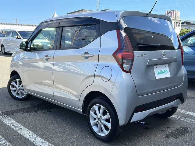 日産 デイズ X 秋田県 2022(令4)年 0.2万km スターリングシルバーM 純正メモリナビ/純正BT、フルセグTV/全周囲カメラ/前後コーナーセンサー/純正14インチAW/４WD/スペアキー/保証書