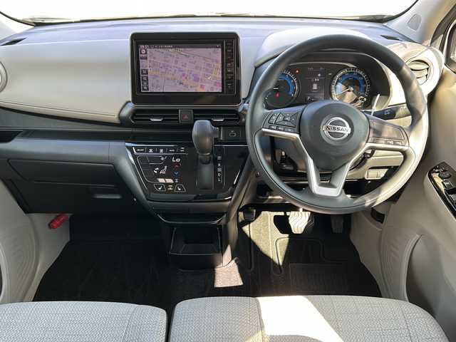 日産 デイズ X 秋田県 2022(令4)年 0.2万km スターリングシルバーM 純正メモリナビ/純正BT、フルセグTV/全周囲カメラ/前後コーナーセンサー/純正14インチAW/４WD/スペアキー/保証書