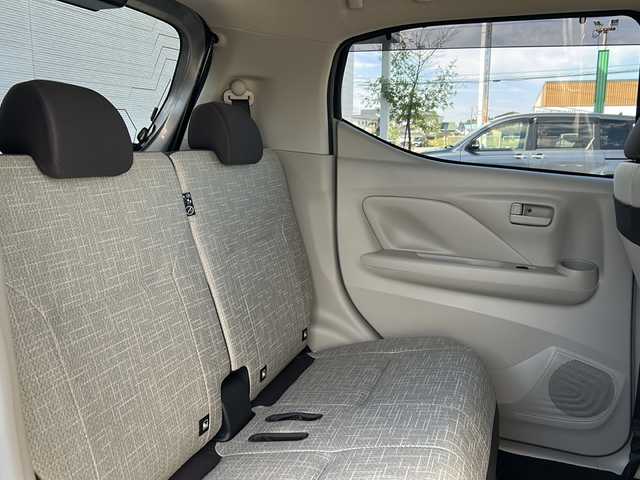 日産 デイズ X 秋田県 2022(令4)年 0.2万km スターリングシルバーM 純正メモリナビ/純正BT、フルセグTV/全周囲カメラ/前後コーナーセンサー/純正14インチAW/４WD/スペアキー/保証書