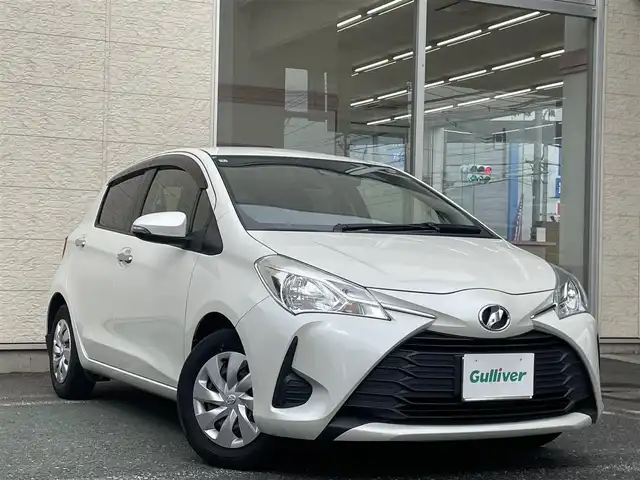 トヨタ ヴィッツ F セーフティエディション 埼玉県 2018(平30)年 4.4万km ホワイトパールクリスタルシャイン /純正メモリナビ//フルセグTV//バックカメラ//CD/DVD/Bluetooth//ビルトインETC//スマートキーx2//PCS衝突軽減ブレーキ//LDA車線逸脱警報//Wエアバッグ&ABS//横滑り防止装置//前後ドラレコ（SDカード欠）//オートハイビーム//アイドリングSTOP//プライバシーガラス//ドアバイザー//新車時保証書//取扱説明書//ナビ取説