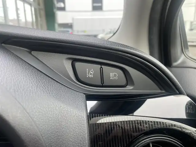 トヨタ ヴィッツ F セーフティエディション 埼玉県 2018(平30)年 4.4万km ホワイトパールクリスタルシャイン /純正メモリナビ//フルセグTV//バックカメラ//CD/DVD/Bluetooth//ビルトインETC//スマートキーx2//PCS衝突軽減ブレーキ//LDA車線逸脱警報//Wエアバッグ&ABS//横滑り防止装置//前後ドラレコ（SDカード欠）//オートハイビーム//アイドリングSTOP//プライバシーガラス//ドアバイザー//新車時保証書//取扱説明書//ナビ取説