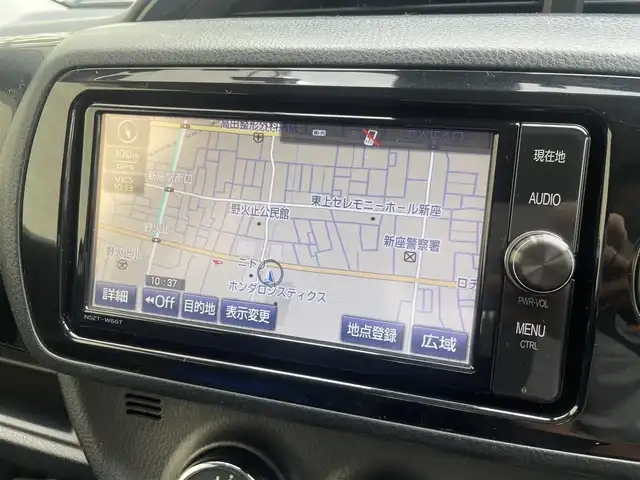 トヨタ ヴィッツ F セーフティエディション 埼玉県 2018(平30)年 4.4万km ホワイトパールクリスタルシャイン /純正メモリナビ//フルセグTV//バックカメラ//CD/DVD/Bluetooth//ビルトインETC//スマートキーx2//PCS衝突軽減ブレーキ//LDA車線逸脱警報//Wエアバッグ&ABS//横滑り防止装置//前後ドラレコ（SDカード欠）//オートハイビーム//アイドリングSTOP//プライバシーガラス//ドアバイザー//新車時保証書//取扱説明書//ナビ取説