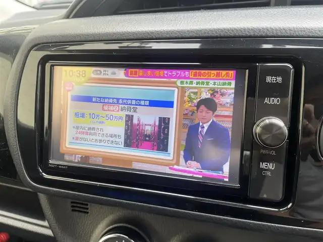 トヨタ ヴィッツ F セーフティエディション 埼玉県 2018(平30)年 4.4万km ホワイトパールクリスタルシャイン /純正メモリナビ//フルセグTV//バックカメラ//CD/DVD/Bluetooth//ビルトインETC//スマートキーx2//PCS衝突軽減ブレーキ//LDA車線逸脱警報//Wエアバッグ&ABS//横滑り防止装置//前後ドラレコ（SDカード欠）//オートハイビーム//アイドリングSTOP//プライバシーガラス//ドアバイザー//新車時保証書//取扱説明書//ナビ取説