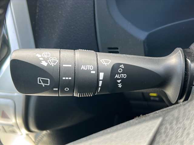 トヨタ ランドクルーザー プラド TX Lパッケージ 三重県 2019(令1)年 2.4万km ホワイトパールクリスタルシャイン ALPINE9型ナビ /ALPINE後席モニター /サンルーフ /バックカメラ /黒革シート/前方ドライブレコーダー/前席パワーシート /前席エアーシート /電動格納サードシート/ビルトインETC /コーナーセンサー /レーダークルーズコントロール/レーンキープアシスト/衝突軽減ブレーキ/スペアキー/LEDヘッドライト/オートハイビーム/オートライト/フロアマット/革巻きステアリング/ステアリングスイッチ/電動格納ミラー/禁煙車