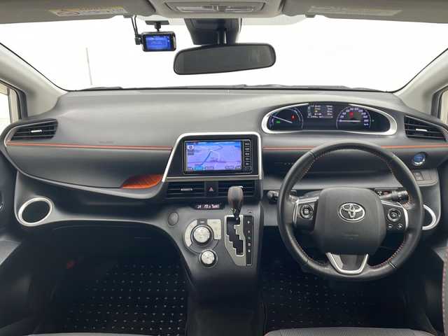 トヨタ シエンタ ハイブリッド G クエロ 千葉県 2018(平30)年 2.8万km ホワイトパールクリスタルシャイン 衝突被害軽減システム/レーンキープアシスト/純正7インチSDナビ（NSCD-W66）/　（Bluetooth/CD/AUX/ワンセグTV）/バックカメラ/純正ビルトインETC/社外ドライブレコーダー（前後）/両側パワースライドドア/社外フロアマット/3列シート/パワーステアリング/オートハイビーム/LEDヘッドライト/社外15インチアルミホイール