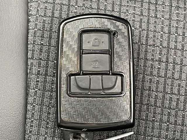 トヨタ シエンタ ハイブリッド G クエロ 千葉県 2018(平30)年 2.8万km ホワイトパールクリスタルシャイン 衝突被害軽減システム/レーンキープアシスト/純正7インチSDナビ（NSCD-W66）/　（Bluetooth/CD/AUX/ワンセグTV）/バックカメラ/純正ビルトインETC/社外ドライブレコーダー（前後）/両側パワースライドドア/社外フロアマット/3列シート/パワーステアリング/オートハイビーム/LEDヘッドライト/社外15インチアルミホイール