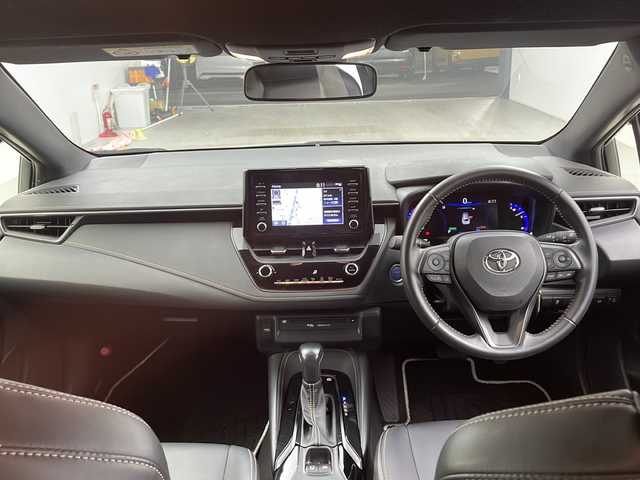 トヨタ カローラツーリング ハイブリッド ダブルバイビー 大阪府 2022(令4)年 3.7万km プラチナホワイトパールマイカ 純正ディスプレイオーディオナビ/・フルセグTV/・Bluetooth/・FM/AM/・CD/DVD/トヨタセーフティセンス/・プリクラッシュセーフティー/・レーンディパーチャーアラート/・パーキングサポートブレーキ/・前後コーナーセンサー/・レーダークルーズコントロール/・オートマチックハイビーム/バックカメラ/ハーフレザーシート/オートホールド/LEDヘッドライト/スマートキー/スペアキー/ビルトインETC