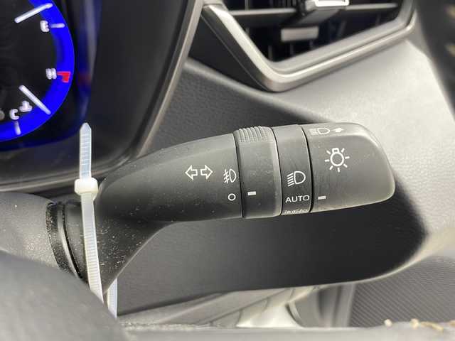 トヨタ カローラツーリング ハイブリッド ダブルバイビー 大阪府 2022(令4)年 3.7万km プラチナホワイトパールマイカ 純正ディスプレイオーディオナビ/・フルセグTV/・Bluetooth/・FM/AM/・CD/DVD/トヨタセーフティセンス/・プリクラッシュセーフティー/・レーンディパーチャーアラート/・パーキングサポートブレーキ/・前後コーナーセンサー/・レーダークルーズコントロール/・オートマチックハイビーム/バックカメラ/ハーフレザーシート/オートホールド/LEDヘッドライト/スマートキー/スペアキー/ビルトインETC