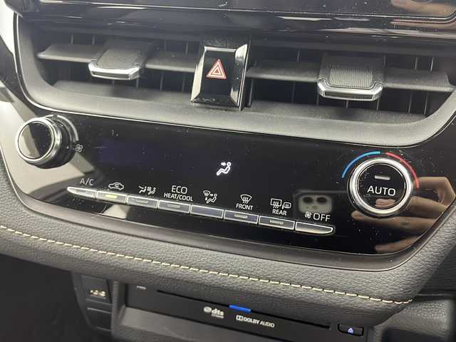 トヨタ カローラツーリング ハイブリッド ダブルバイビー 大阪府 2022(令4)年 3.7万km プラチナホワイトパールマイカ 純正ディスプレイオーディオナビ/・フルセグTV/・Bluetooth/・FM/AM/・CD/DVD/トヨタセーフティセンス/・プリクラッシュセーフティー/・レーンディパーチャーアラート/・パーキングサポートブレーキ/・前後コーナーセンサー/・レーダークルーズコントロール/・オートマチックハイビーム/バックカメラ/ハーフレザーシート/オートホールド/LEDヘッドライト/スマートキー/スペアキー/ビルトインETC