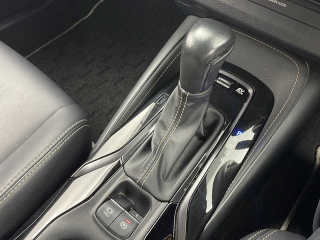 トヨタ カローラツーリング ハイブリッド ダブルバイビー 大阪府 2022(令4)年 3.7万km プラチナホワイトパールマイカ 純正ディスプレイオーディオナビ/・フルセグTV/・Bluetooth/・FM/AM/・CD/DVD/トヨタセーフティセンス/・プリクラッシュセーフティー/・レーンディパーチャーアラート/・パーキングサポートブレーキ/・前後コーナーセンサー/・レーダークルーズコントロール/・オートマチックハイビーム/バックカメラ/ハーフレザーシート/オートホールド/LEDヘッドライト/スマートキー/スペアキー/ビルトインETC