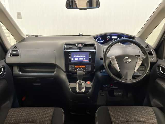 日産 セレナ HWS S HV Vセレ +SeftyⅡ 熊本県 2016(平28)年 7.8万km ダイヤモンドブラック 純正ＳＤナビ/全方位カメラ/ＥＴＣ/ドラレコ/クルーズコントロール/両側パワースライドドア/フリップダウンモニター/レーンキープアシスト/前後コーナーセンサー/衝突軽減システム/横滑り防止装置/プッシュスタート/スマートキー/オートライト/フォグランプ/純正16インチＡＷ