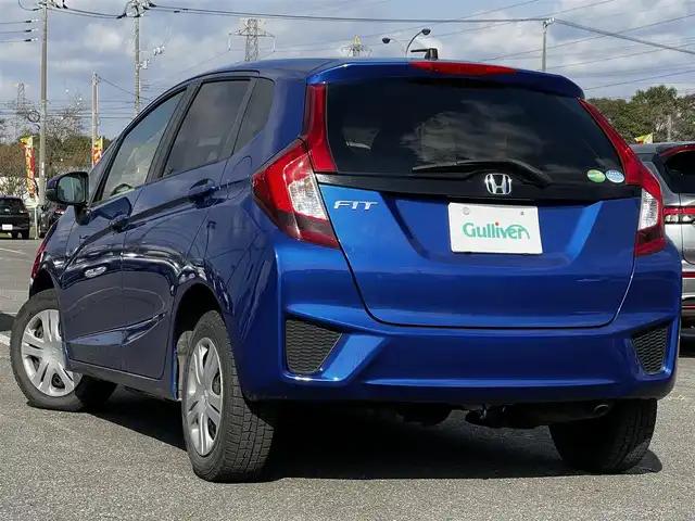 ホンダ フィット 13G Fパッケージ 道央・札幌 2016(平28)年 8.2万km ブリリアントスポーティブルーメタリック2トーン ４WD/寒冷地仕様/純正オーディオ/AM/FM/CD/AUX/衝突被害軽減ブレーキ/横滑り防止装置/アイドリングストップ/ECON/ワイパーデアイサー/プッシュスタート/スマートキー/ハロゲンヘッドライト/ヘッドライトレベライザー/電動格納ミラー/ヒーテッドドアミラー/ウィンカーミラー/社外フロアマット/スペアキー