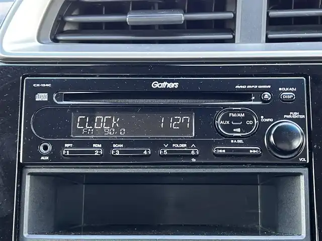 ホンダ フィット 13G Fパッケージ 道央・札幌 2016(平28)年 8.2万km ブリリアントスポーティブルーメタリック2トーン ４WD/寒冷地仕様/純正オーディオ/AM/FM/CD/AUX/衝突被害軽減ブレーキ/横滑り防止装置/アイドリングストップ/ECON/ワイパーデアイサー/プッシュスタート/スマートキー/ハロゲンヘッドライト/ヘッドライトレベライザー/電動格納ミラー/ヒーテッドドアミラー/ウィンカーミラー/社外フロアマット/スペアキー