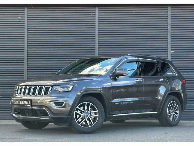 クライスラー・ジープ ジープ グランドチェロキー LTD 茨城県 2019(令1)年 4.8万km グラニトクリスタル 後期型 /黒革 /シートヒーター/ベンチレーション/パワーシート /衝突軽減B /ACC /ナビ /フルセグTV /BT/USB /ステアリングヒーター /レーンセンス /ブラインドスポットモニター /パーキングセンサー /自動駐車 /ランニングボード /ルーフレール /LED /ETC2.0 /禁煙車