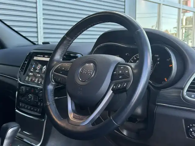 クライスラー・ジープ ジープ グランドチェロキー LTD 茨城県 2019(令1)年 4.8万km グラニトクリスタル 後期型 /黒革 /シートヒーター/ベンチレーション/パワーシート /衝突軽減B /ACC /ナビ /フルセグTV /BT/USB /ステアリングヒーター /レーンセンス /ブラインドスポットモニター /パーキングセンサー /自動駐車 /ランニングボード /ルーフレール /LED /ETC2.0 /禁煙車