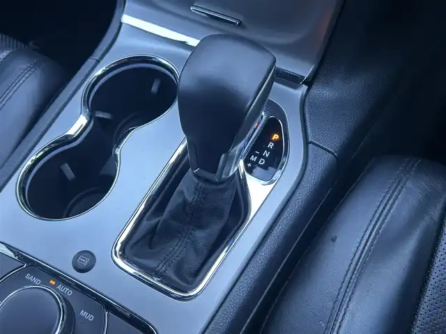 クライスラー・ジープ ジープ グランドチェロキー LTD 茨城県 2019(令1)年 4.8万km グラニトクリスタル 後期型 /黒革 /シートヒーター/ベンチレーション/パワーシート /衝突軽減B /ACC /ナビ /フルセグTV /BT/USB /ステアリングヒーター /レーンセンス /ブラインドスポットモニター /パーキングセンサー /自動駐車 /ランニングボード /ルーフレール /LED /ETC2.0 /禁煙車