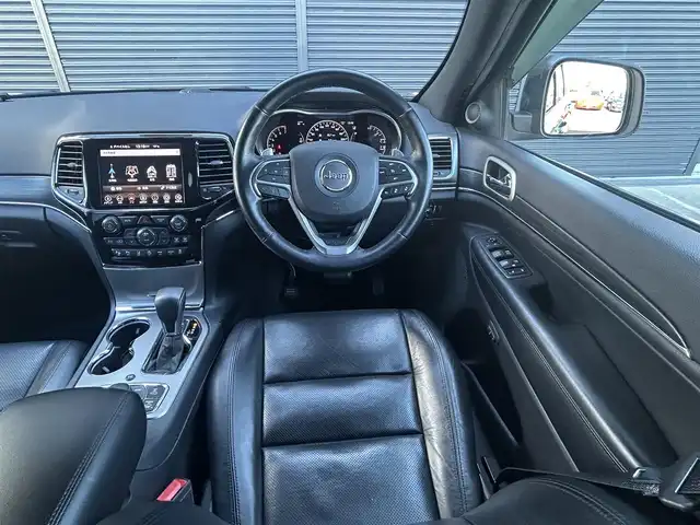 クライスラー・ジープ ジープ グランドチェロキー LTD 茨城県 2019(令1)年 4.8万km グラニトクリスタル 後期型 /黒革 /シートヒーター/ベンチレーション/パワーシート /衝突軽減B /ACC /ナビ /フルセグTV /BT/USB /ステアリングヒーター /レーンセンス /ブラインドスポットモニター /パーキングセンサー /自動駐車 /ランニングボード /ルーフレール /LED /ETC2.0 /禁煙車