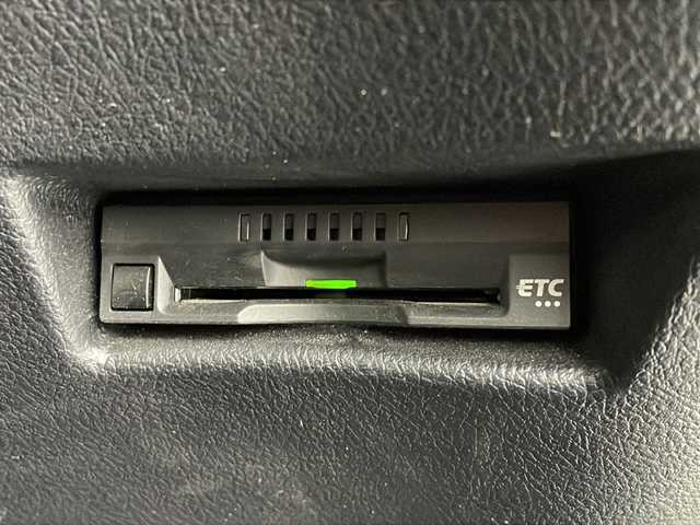 トヨタ シエンタ ハイブリッド ファンベースG セーフティED 茨城県 2021(令3)年 2.5万km ブラックマイカ 純正ナビ　パノラミックビューモニター　衝突軽減ブレーキ　両側電動スライドドア　クルーズコントロール　ＬＥＤライト　シートヒーター　ステアリングヒーター　コーナーセンサー　スマートキー　ＥＴＣ　禁煙車