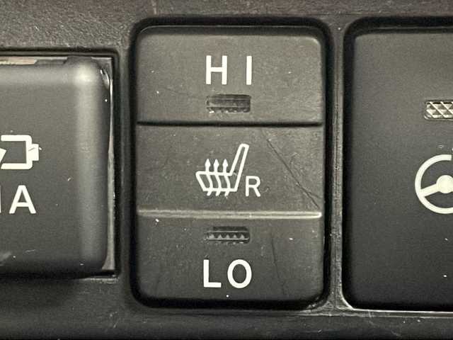 トヨタ シエンタ ハイブリッド ファンベースG セーフティED 茨城県 2021(令3)年 2.5万km ブラックマイカ 純正ナビ　パノラミックビューモニター　衝突軽減ブレーキ　両側電動スライドドア　クルーズコントロール　ＬＥＤライト　シートヒーター　ステアリングヒーター　コーナーセンサー　スマートキー　ＥＴＣ　禁煙車