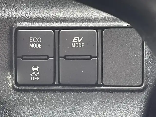 トヨタ シエンタ ハイブリッド ファンベースG セーフティED 茨城県 2021(令3)年 2.5万km ブラックマイカ 純正ナビ　パノラミックビューモニター　衝突軽減ブレーキ　両側電動スライドドア　クルーズコントロール　ＬＥＤライト　シートヒーター　ステアリングヒーター　コーナーセンサー　スマートキー　ＥＴＣ　禁煙車