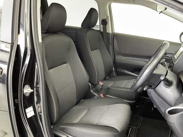 トヨタ シエンタ ハイブリッド ファンベースG セーフティED 茨城県 2021(令3)年 2.5万km ブラックマイカ 純正ナビ　パノラミックビューモニター　衝突軽減ブレーキ　両側電動スライドドア　クルーズコントロール　ＬＥＤライト　シートヒーター　ステアリングヒーター　コーナーセンサー　スマートキー　ＥＴＣ　禁煙車