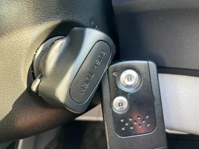 ホンダ ＣＲ－Ｚ α 静岡県 2010(平22)年 3.5万km クリスタルブラックパール 純正インターナビ(9NHF)/　AM FM CD DVD VIDEO/HIDオートヘッドランプ/革巻きステアリング/ステアリングスイッチ/スマートキー2本/ドライブモードセレクト/フロントフォグランプ/純正フロアマット+社外キルティング調マット/ビルトインETC/バックモニター/クルーズコントロール/社外16インチアルミホイール