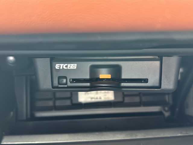 三菱 アウトランダー ＰＨＥＶ P 秋田県 2022(令4)年 6.1万km ホワイトダイヤモンド 純正ディスプレイオーディオ/純正BT、TV/AppleCarPlay/全方位カメラ/ドライブレコーダー/コーナーセンサー/純正20インチAW/充電ケーブル/ETC2.0/スペアキー/保証書、取説