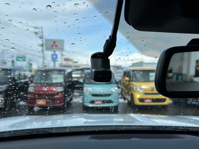 三菱 アウトランダー ＰＨＥＶ P 秋田県 2022(令4)年 6.1万km ホワイトダイヤモンド 純正ディスプレイオーディオ/純正BT、TV/AppleCarPlay/全方位カメラ/ドライブレコーダー/コーナーセンサー/純正20インチAW/充電ケーブル/ETC2.0/スペアキー/保証書、取説