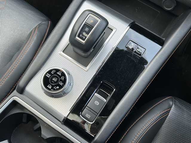 三菱 アウトランダー ＰＨＥＶ P 秋田県 2022(令4)年 6.1万km ホワイトダイヤモンド 純正ディスプレイオーディオ/純正BT、TV/AppleCarPlay/全方位カメラ/ドライブレコーダー/コーナーセンサー/純正20インチAW/充電ケーブル/ETC2.0/スペアキー/保証書、取説