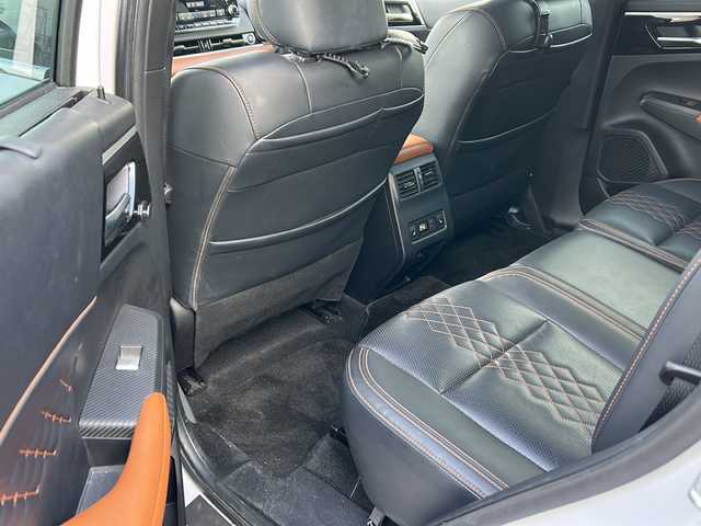 三菱 アウトランダー ＰＨＥＶ P 秋田県 2022(令4)年 6.1万km ホワイトダイヤモンド 純正ディスプレイオーディオ/純正BT、TV/AppleCarPlay/全方位カメラ/ドライブレコーダー/コーナーセンサー/純正20インチAW/充電ケーブル/ETC2.0/スペアキー/保証書、取説