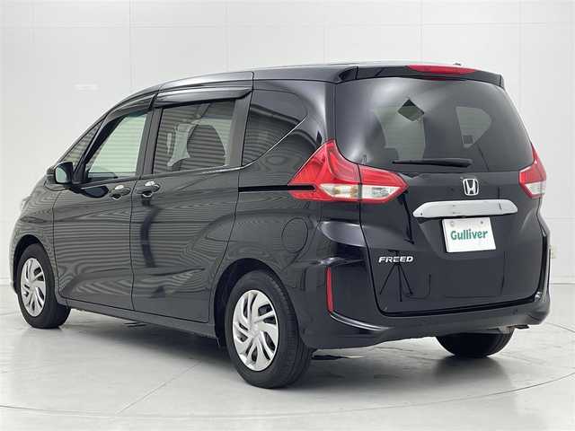 ホンダ フリード G ホンダセンシング 茨城県 2022(令4)年 2.6万km クリスタルブラックパール 純正ナビ/バックカメラ/ドアバイザー/フルセグテレビ/純正フロアマット/両側パワースライドドア/アイドリングストップ/ホンダセンシング
