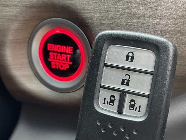 ホンダ フリード G ホンダセンシング 茨城県 2022(令4)年 2.6万km クリスタルブラックパール 純正ナビ/バックカメラ/ドアバイザー/フルセグテレビ/純正フロアマット/両側パワースライドドア/アイドリングストップ/ホンダセンシング