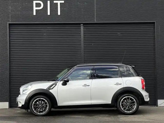 ＭＩＮＩ ミニ クロスオーバー クーパー S D 山梨県 2016(平28)年 5万km クリスタルシルバーM 社外ナビ（AVIC-ZH0777）/　（AM/FM/CD/DVD/MSV/BT/フルセグTV）/Bカメラ/パドルシフト/キセノンライト/ETC/ドアバイザー/純正17インチAW