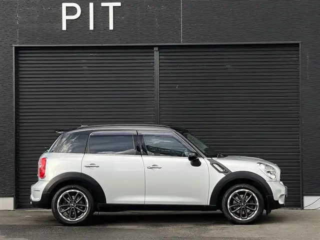 ＭＩＮＩ ミニ クロスオーバー クーパー S D 山梨県 2016(平28)年 5万km クリスタルシルバーM 社外ナビ（AVIC-ZH0777）/　（AM/FM/CD/DVD/MSV/BT/フルセグTV）/Bカメラ/パドルシフト/キセノンライト/ETC/ドアバイザー/純正17インチAW