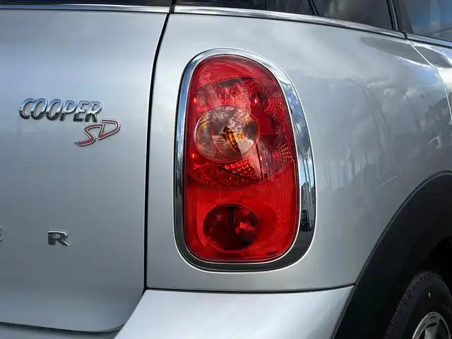 ＭＩＮＩ ミニ クロスオーバー クーパー S D 山梨県 2016(平28)年 5万km クリスタルシルバーM 社外ナビ（AVIC-ZH0777）/　（AM/FM/CD/DVD/MSV/BT/フルセグTV）/Bカメラ/パドルシフト/キセノンライト/ETC/ドアバイザー/純正17インチAW