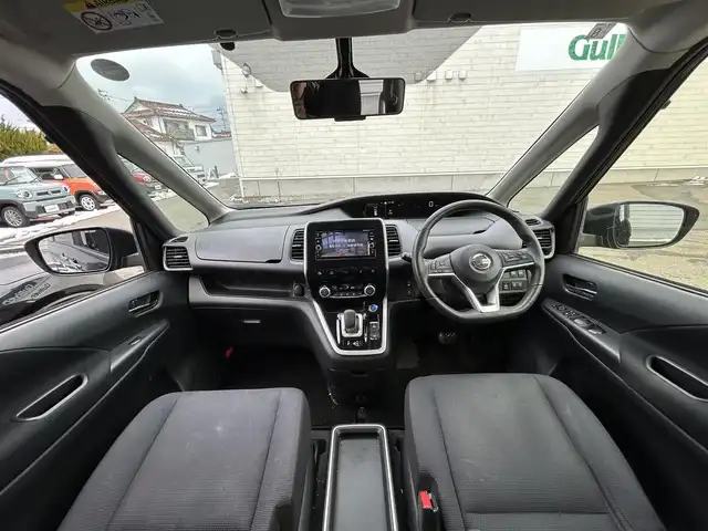 日産 セレナ e－パワー XV 山形県 2018(平30)年 3.8万km インペリアルアンバーP 禁煙車/純正SDナビ/・TV/AM/FM/CD/DVD/Bluetooth/アダプティブクルーズコントロール/プロパイロット/クリアランスソナー/エマージェンシーブレーキ/パーキングアシスト/ふらつき警報/標識検知機能/車線逸脱警報/横滑り防止装置/盗難防止装置/LEDヘッドライト/オートライト/両側パワースライドドア/アラウンドビューモニター/ステアリングヒーター/シートヒーター（D/N席）/電動パーキングブレーキ/フロアマット/ETC/夏タイヤ積み込み/保証書/取扱説明書