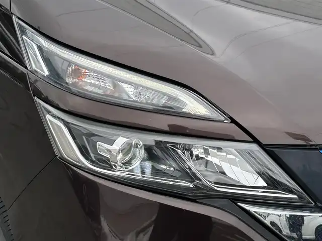 日産 セレナ e－パワー XV 山形県 2018(平30)年 3.8万km インペリアルアンバーP 禁煙車/純正SDナビ/・TV/AM/FM/CD/DVD/Bluetooth/アダプティブクルーズコントロール/プロパイロット/クリアランスソナー/エマージェンシーブレーキ/パーキングアシスト/ふらつき警報/標識検知機能/車線逸脱警報/横滑り防止装置/盗難防止装置/LEDヘッドライト/オートライト/両側パワースライドドア/アラウンドビューモニター/ステアリングヒーター/シートヒーター（D/N席）/電動パーキングブレーキ/フロアマット/ETC/夏タイヤ積み込み/保証書/取扱説明書