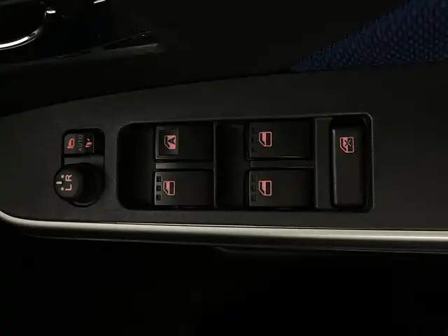 トヨタ ルーミー カスタムG S 新潟県 2017(平29)年 3.3万km パールホワイトⅢ 4WD/純正ナビ/フルセグ/DVD/CD/BT/バックカメラ・ETC/衝突軽減ブレーキ/クルーズコントロール/レーンキープアシスト/LEDヘッドライト/フォグライト/純正14インチアルミホイール/プッシュエンジンスタート/アイドリングストップ/ドアバイザー/保証書・取扱説明書/スペアキー/スタッドレスセット積込み