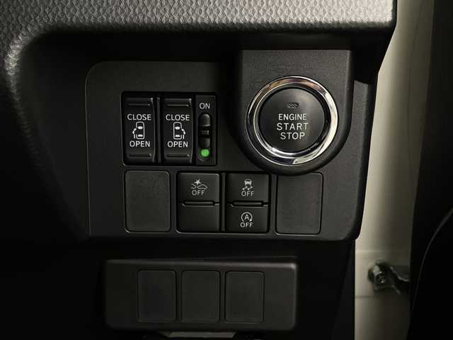 トヨタ ルーミー カスタムG S 新潟県 2017(平29)年 3.3万km パールホワイトⅢ 4WD/純正ナビ/フルセグ/DVD/CD/BT/バックカメラ・ETC/衝突軽減ブレーキ/クルーズコントロール/レーンキープアシスト/LEDヘッドライト/フォグライト/純正14インチアルミホイール/プッシュエンジンスタート/アイドリングストップ/ドアバイザー/保証書・取扱説明書/スペアキー/スタッドレスセット積込み