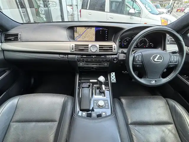 レクサス ＬＳ 600h Fスポーツ 宮城県 2016(平28)年 3.5万km スターライトブラックガラスフレーク 登録時走行距離３４５７４ｋｍ/サンルーフ/純正ナビ/・フルセグテレビ/・Bluetooth/・CD/DVD/・AM/FM/純正プレミアムサウンドシステム/ＨＥＩＧＨＴＨＩＧＨ（エアーサスペンション）/ＥＴＣ２，０/パワーシート（Ｄ席＋Ｎ席）/シートヒーター/シートエアコン/ステアリングヒーター/ブレーキホールド/バックカメラ/ブラインドスポットモニター/クリアランスソナー/オートライト/オートマチックハイビーム/ウインカーミラー/電格ミラー/ドアバイザー