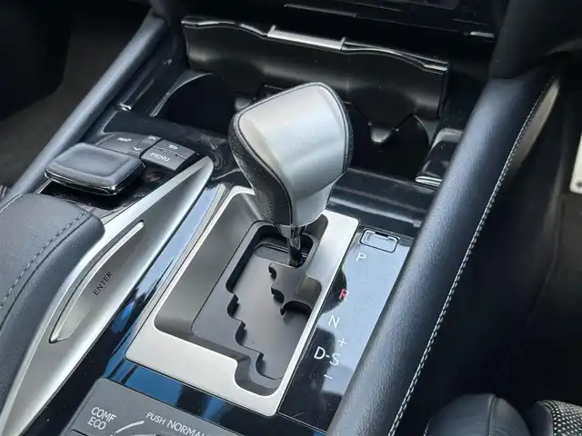 レクサス ＬＳ 600h Fスポーツ 宮城県 2016(平28)年 3.5万km スターライトブラックガラスフレーク 登録時走行距離３４５７４ｋｍ/サンルーフ/純正ナビ/・フルセグテレビ/・Bluetooth/・CD/DVD/・AM/FM/純正プレミアムサウンドシステム/ＨＥＩＧＨＴＨＩＧＨ（エアーサスペンション）/ＥＴＣ２，０/パワーシート（Ｄ席＋Ｎ席）/シートヒーター/シートエアコン/ステアリングヒーター/ブレーキホールド/バックカメラ/ブラインドスポットモニター/クリアランスソナー/オートライト/オートマチックハイビーム/ウインカーミラー/電格ミラー/ドアバイザー