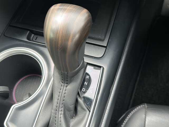 トヨタ カムリ WSレザーパッケージ 茨城県 2019(平31)年 2.8万km プラチナホワイトパールマイカ 横滑り防止装置/衝突被害軽減システム/コーナーセンサー前後/パワーシート/レーンキープアシスト/盗難防止装置/オートライト/オートマチックハイビーム/電動リアゲート/Bluetooth/USB入力端子/LEDヘッドライト/ETC/バックカメラ/フルセグTV/SDナビ/ドライブレコーダー/レザーシート/18インチ純正アルミホイール/シートヒーター/寒冷地仕様/パーキングアシスト
